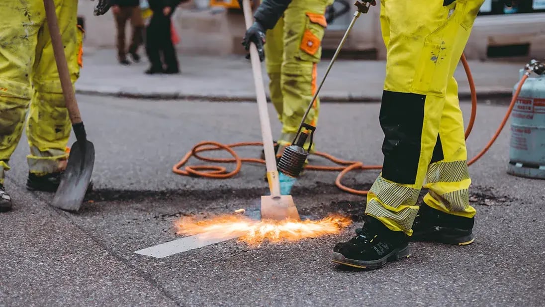 CK3A8084-road-workers-1