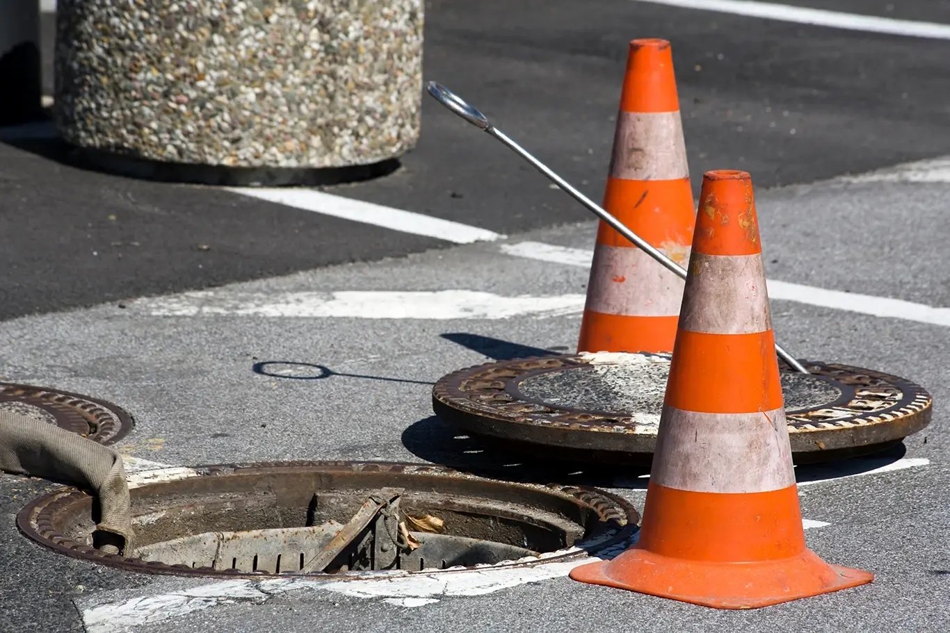 ManholeReparation3-2